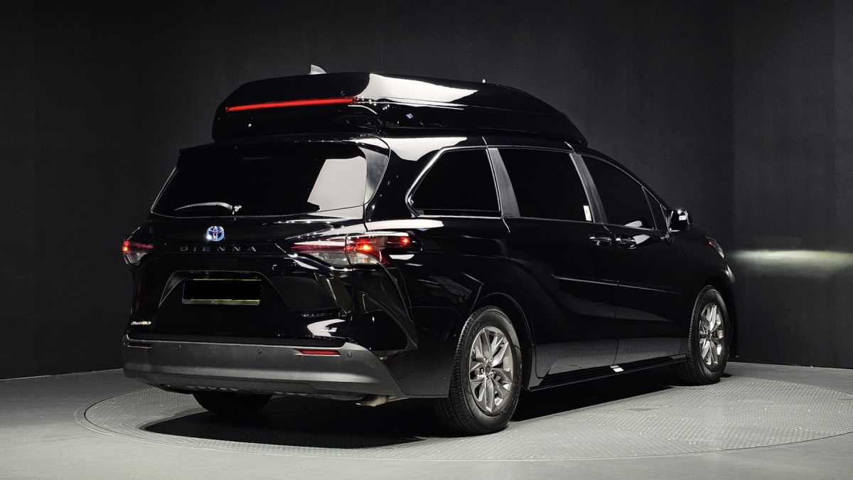 Toyota Sienna, 2025 — фото 2 из 12