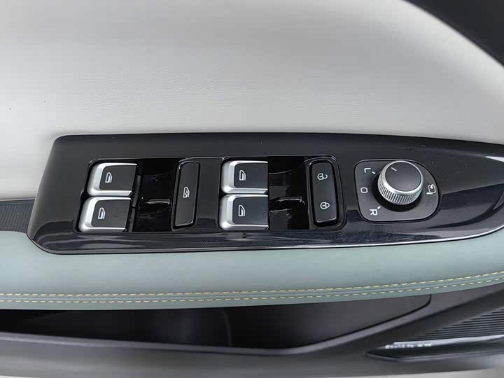Geely Emgrand L Hi·P Hybrid, 2023 — фото 9 из 9