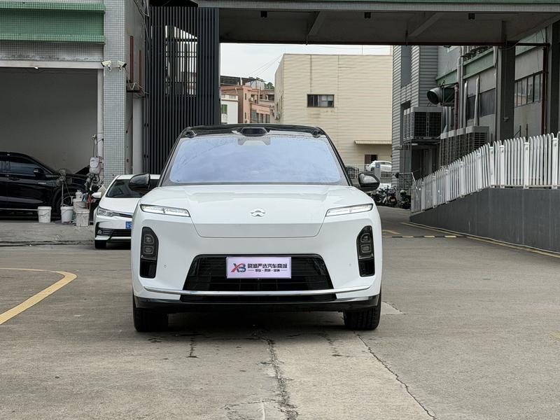 Nio ES8, 2025 — фото 2 из 12