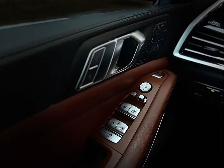 BMW X7, 2022 — фото 10 из 10