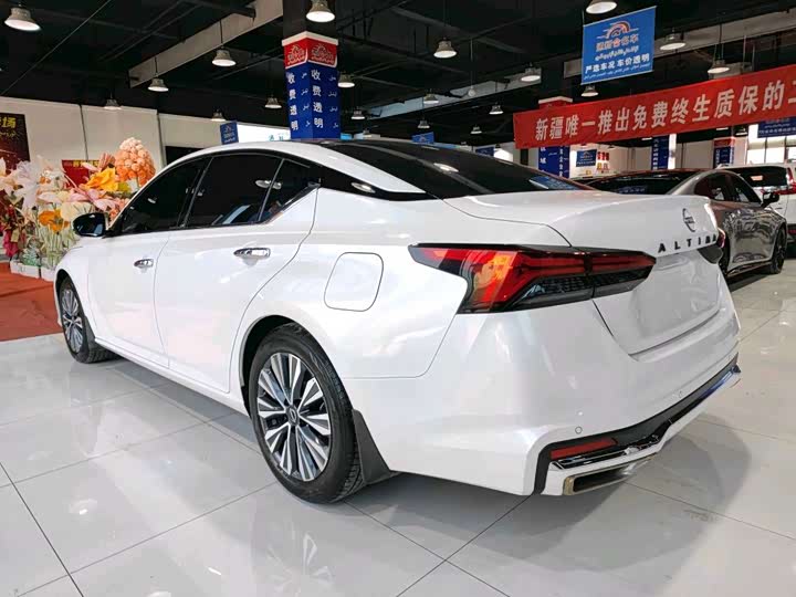 Nissan Teana, 2023 — фото 7 из 9