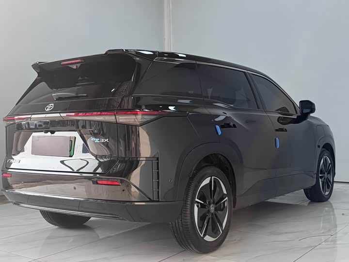 Toyota bZ3X, 2025 — фото 6 из 9