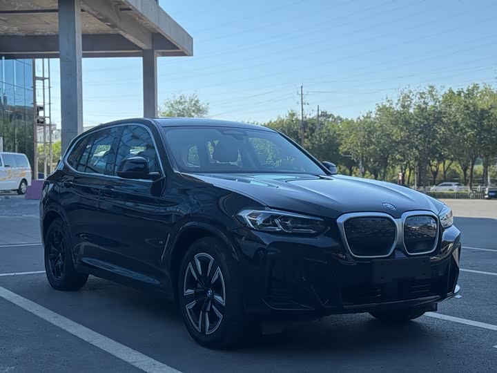 BMW iX3, 2022 — фото 3 из 9