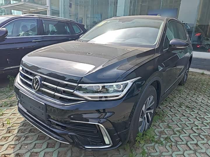 Volkswagen Tiguan L Hybrid, 2025 — купить в Белгороде под ключ