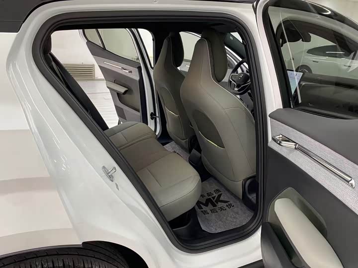 Volvo EX30, 2024 — фото 8 из 9