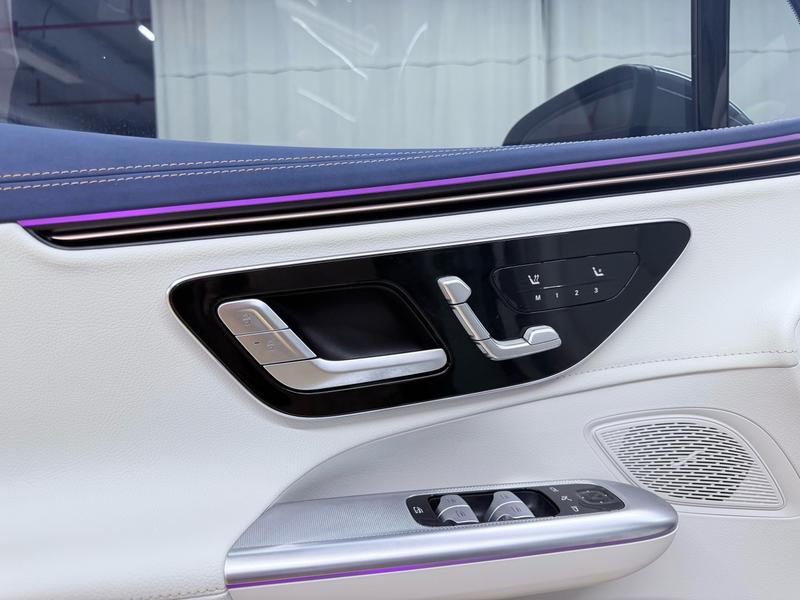 Mercedes-Benz EQE SUV, 2023 — фото 7 из 12