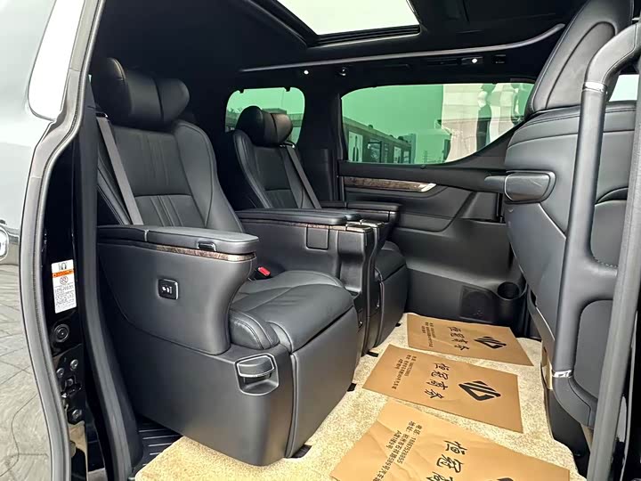 Toyota Vellfire, 2022 — фото 9 из 9