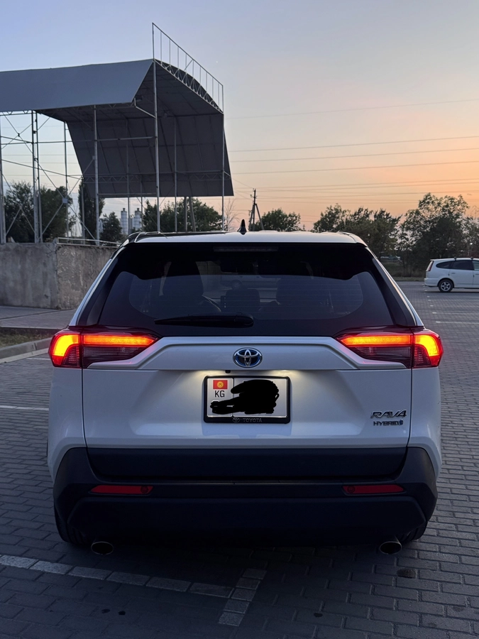 Toyota Rav4, 2023 — фото 4 из 7
