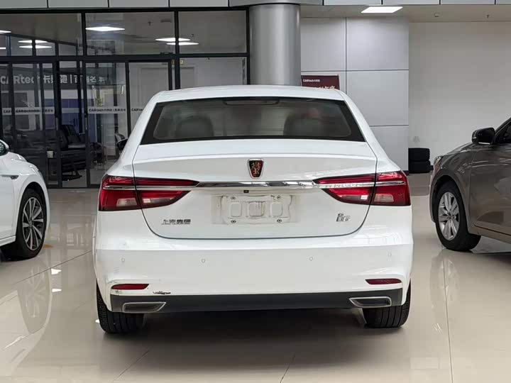 Roewe i6, 2021 — фото 8 из 9
