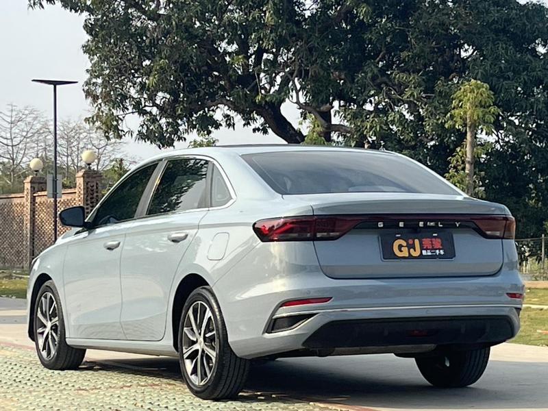 Geely Emgrand, 2023 — фото 4 из 12