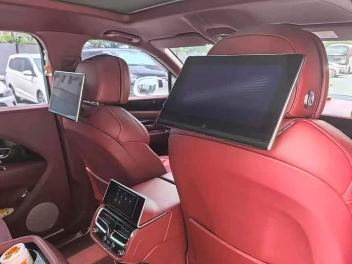 Bentley Bentayga, 2024 — фото 3 из 5