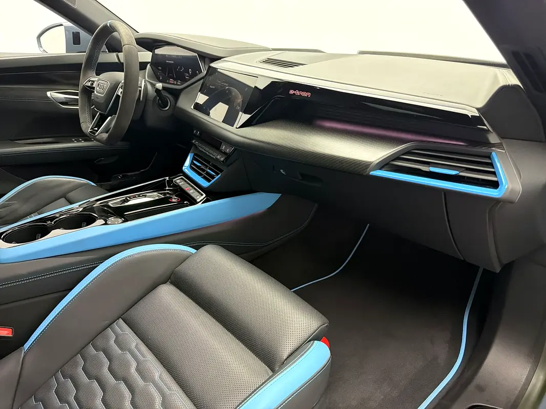 Audi e-tron GT, 2023 — фото 8 из 10