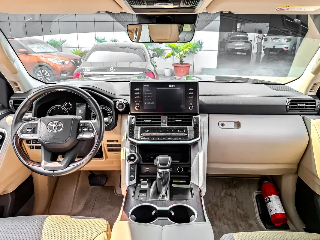 Toyota Land Cruiser, 2024 — фото 9 из 10