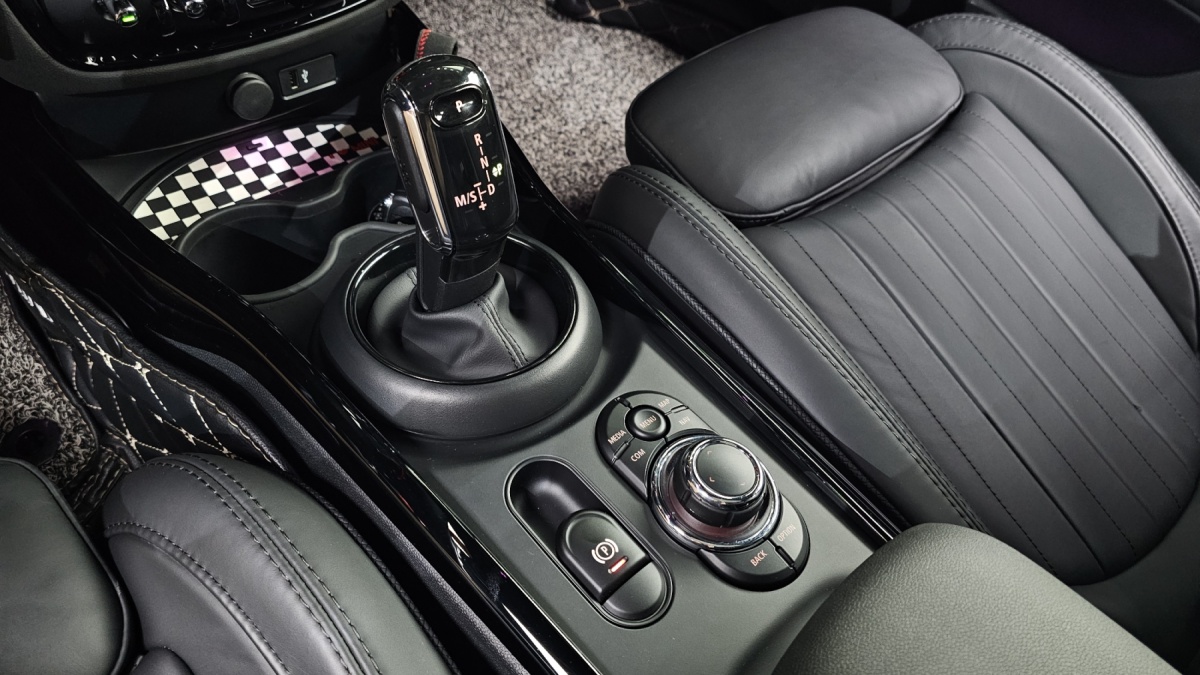 Mini Clubman, 2022 — фото 8 из 12
