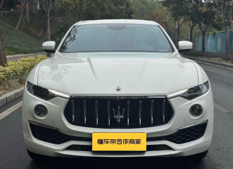 Maserati Levante, 2022 — фото 2 из 9