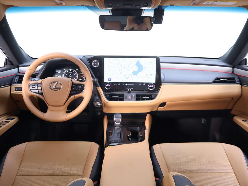 Lexus ES, 2025 — фото 10 из 12