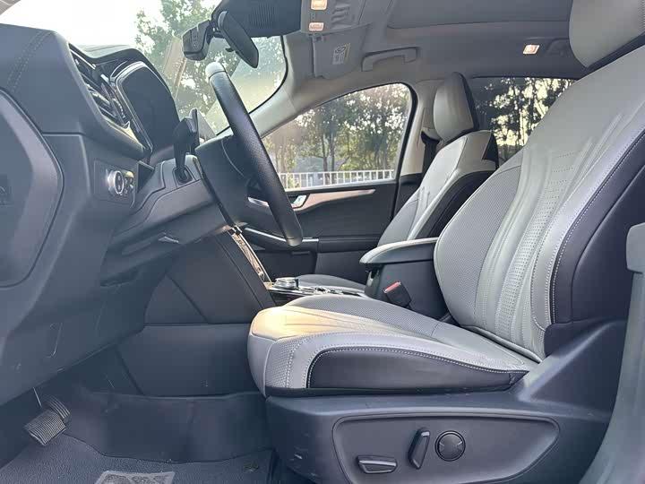 Ford Escape, 2021 — фото 4 из 9