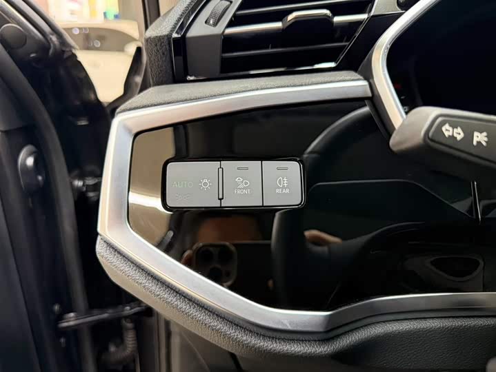 Audi Q3, 2022 — фото 9 из 9