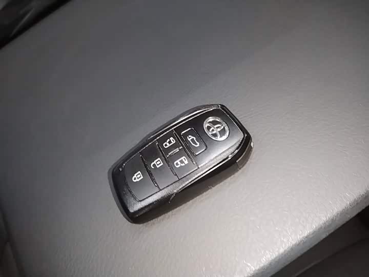 Toyota Sienna, 2025 — фото 9 из 9