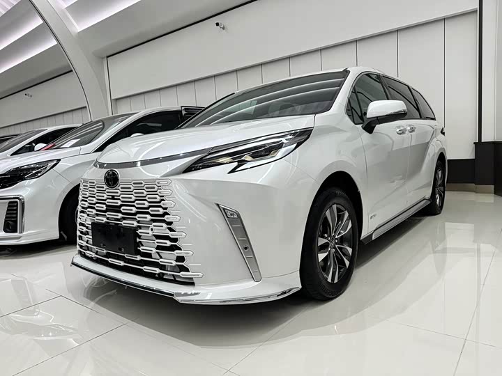 Toyota Granvia, 2026 — купить в Орле под ключ