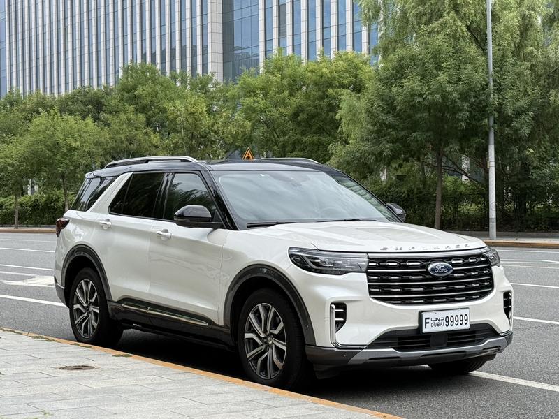 Ford Explorer, 2023 — фото 3 из 12