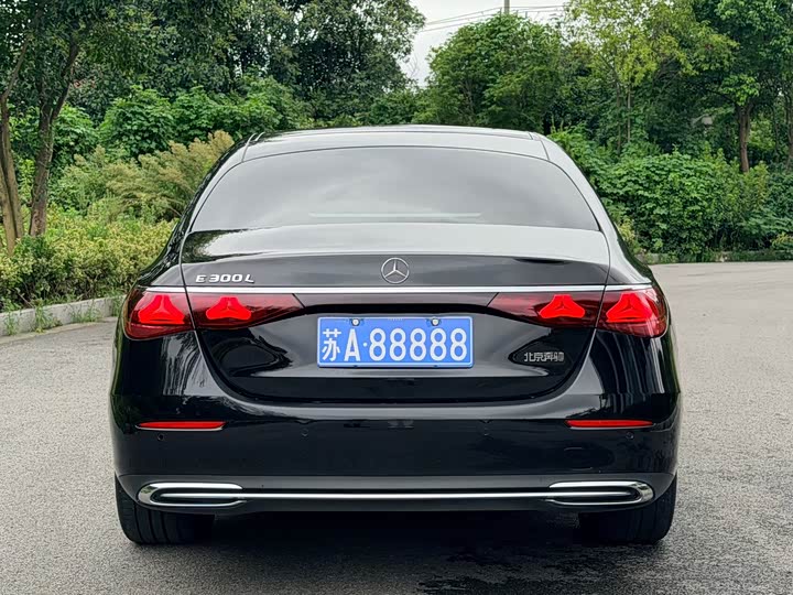 Mercedes-Benz E-Class, 2024 — фото 8 из 9