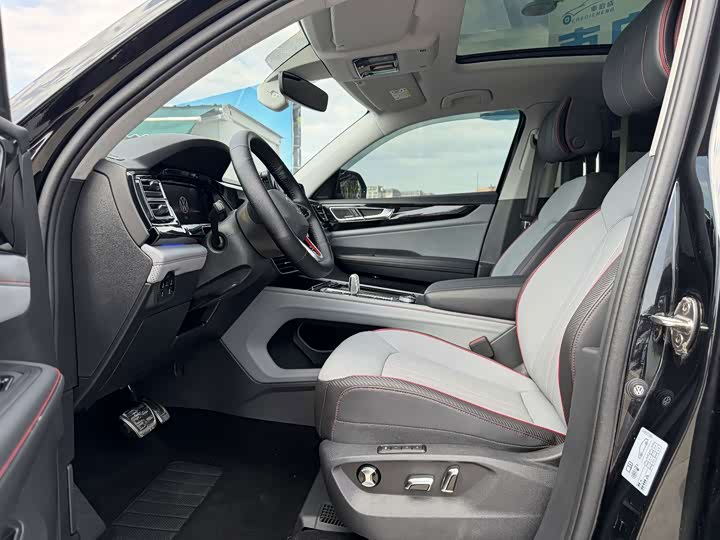 Volkswagen Teramont X, 2023 — фото 7 из 9