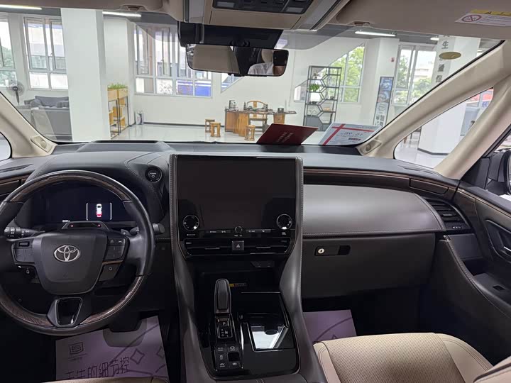 Toyota Alphard, 2023 — фото 4 из 7