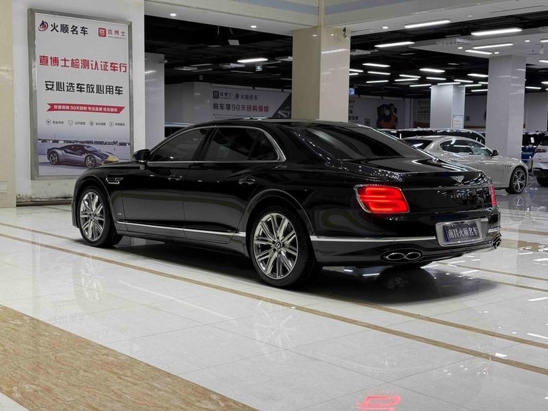 Bentley Flying Spur, 2022 — фото 4 из 12