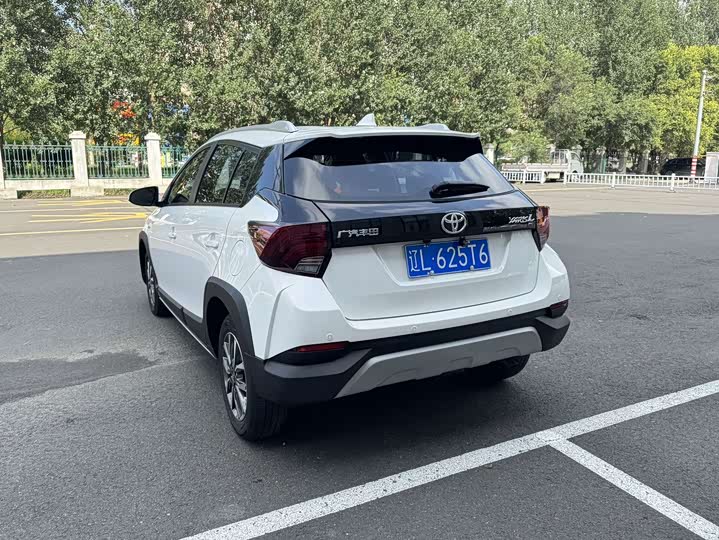 Toyota Yaris L Hatchback, 2021 — фото 5 из 9
