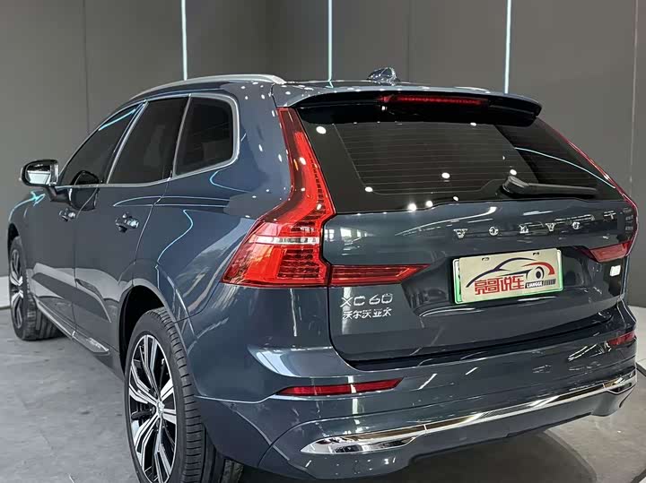 Volvo XC60 Hybrid, 2023 — фото 8 из 9