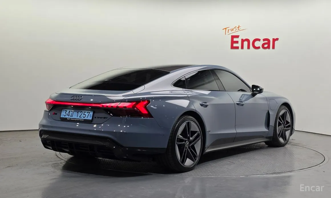 Audi RS e-tron GT, 2023 — фото 2 из 12