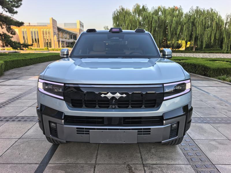 BYD FangChengBao Leopard 8, 2024 — фото 2 из 12