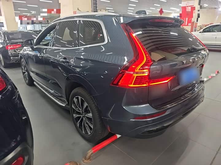 Volvo XC60, 2022 — фото 5 из 9