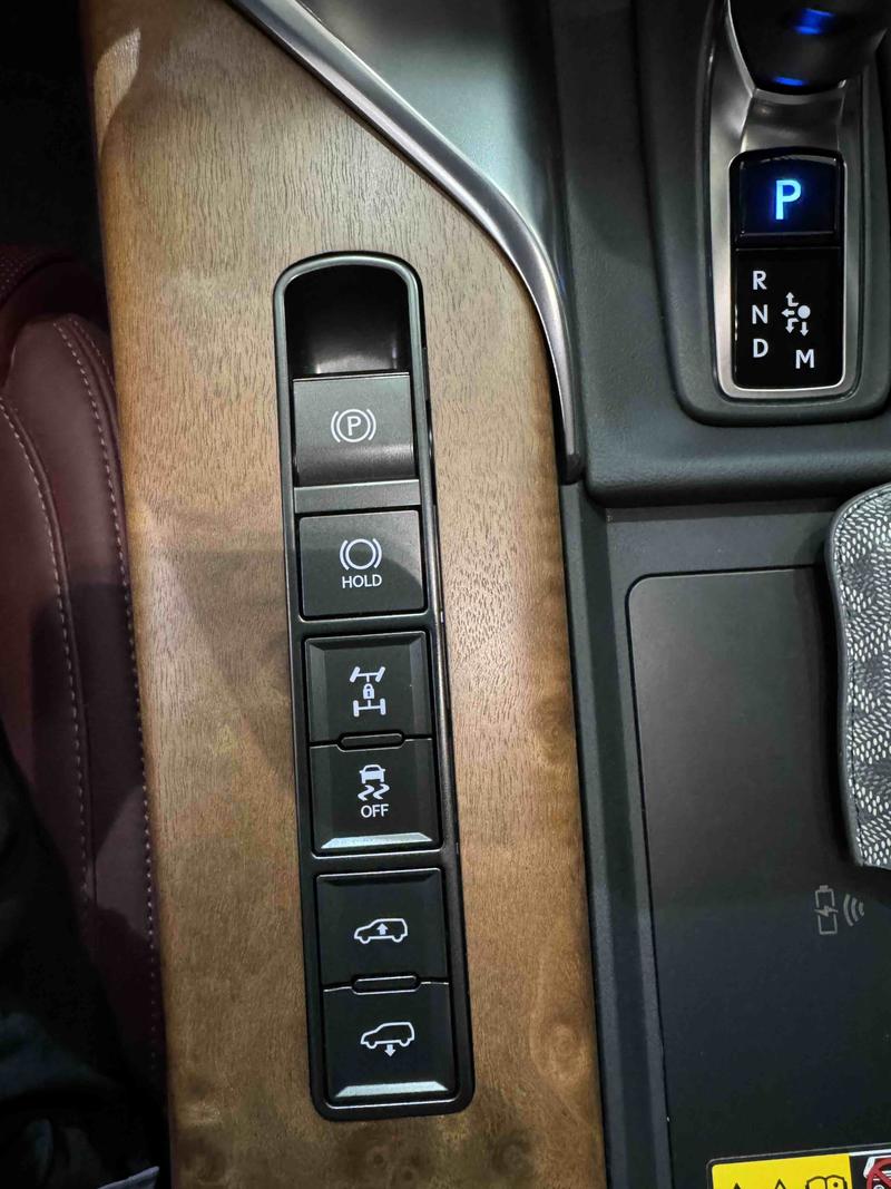 Lexus LX, 2025 — фото 9 из 12