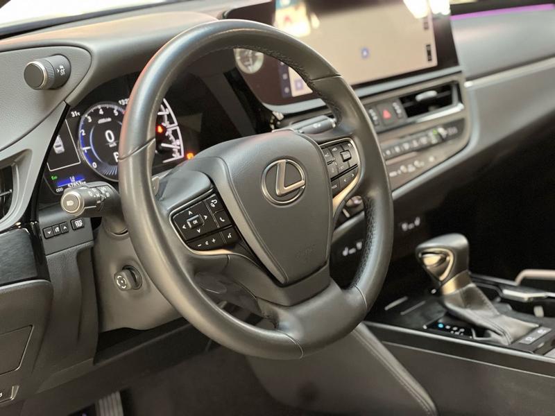 Lexus ES, 2022 — фото 10 из 12