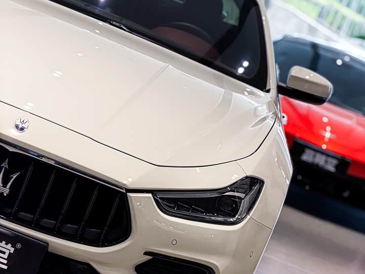 Maserati Ghibli, 2023 — фото 3 из 9