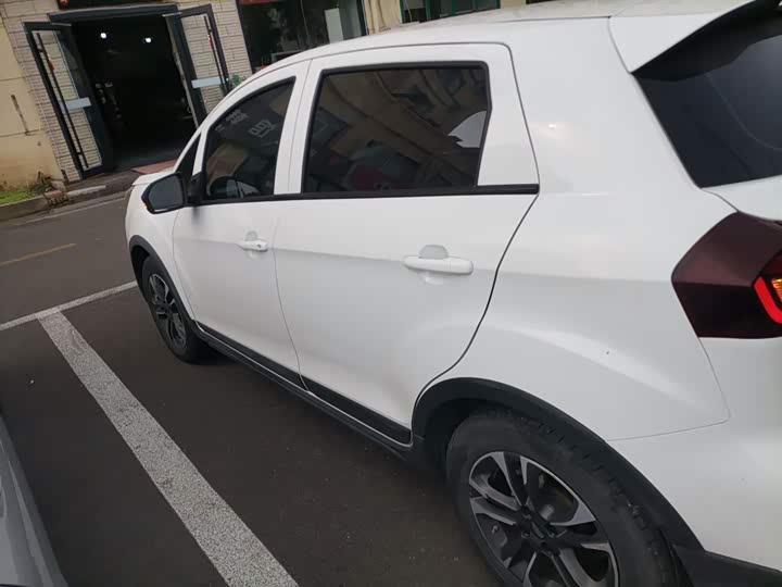 Geely Geometry EX3, 2021 — фото 5 из 12