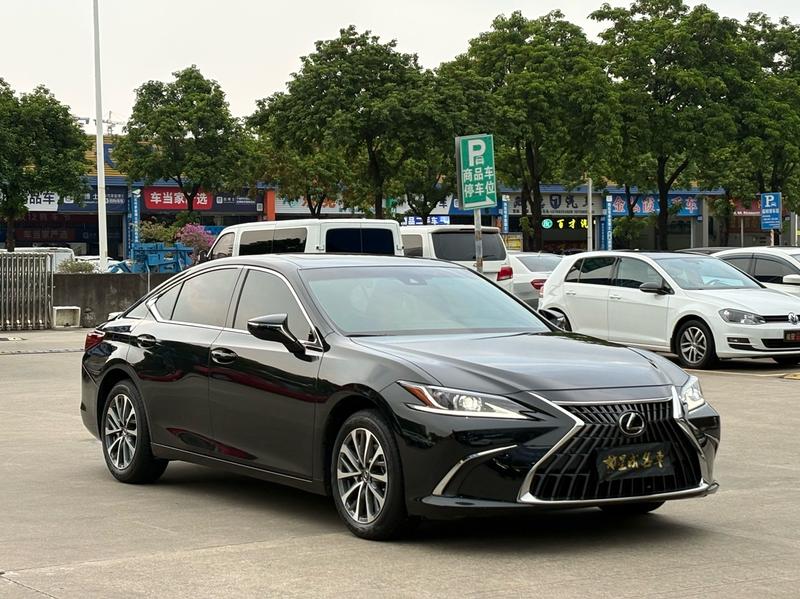 Lexus ES, 2023 — фото 3 из 12