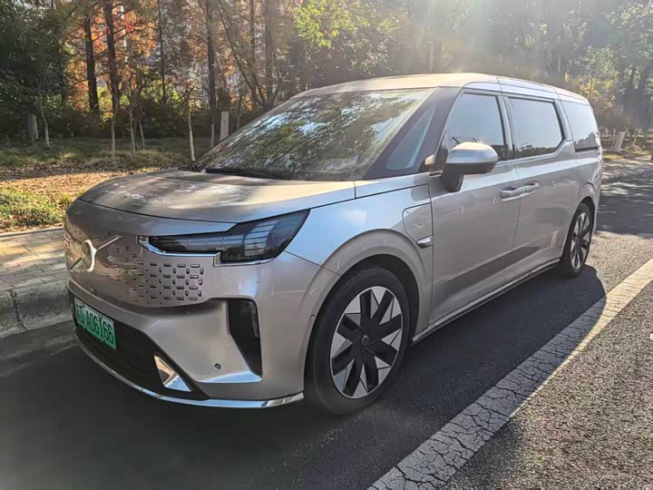 Volvo EM90, 2024 — купить в Самаре под ключ
