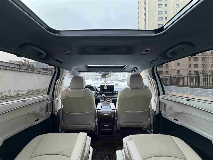 Toyota Granvia, 2024 — фото 9 из 9