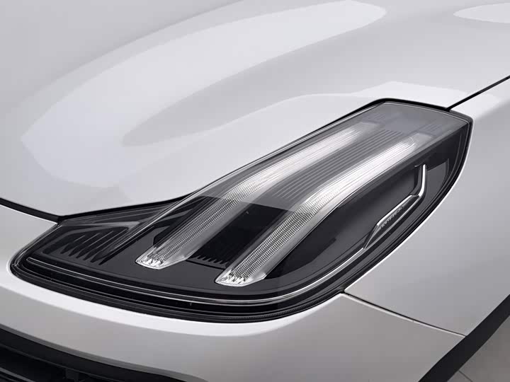 Lynk & Co 06 EM-P Hybrid, 2022 — фото 7 из 9