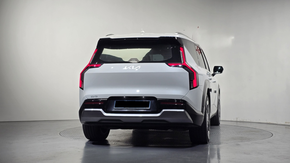 Kia EV9, 2023 — фото 4 из 12