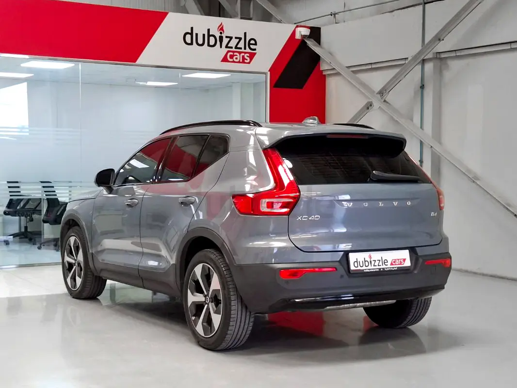 Volvo XC40, 2023 — фото 8 из 10