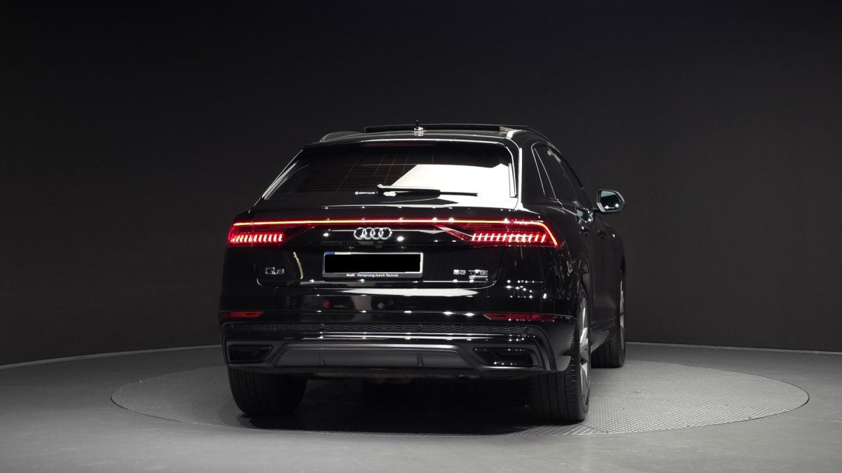 Audi Q8, 2022 — фото 4 из 12