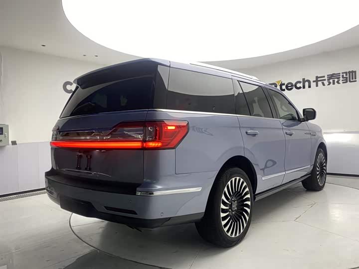Lincoln Navigator, 2023 — фото 5 из 9