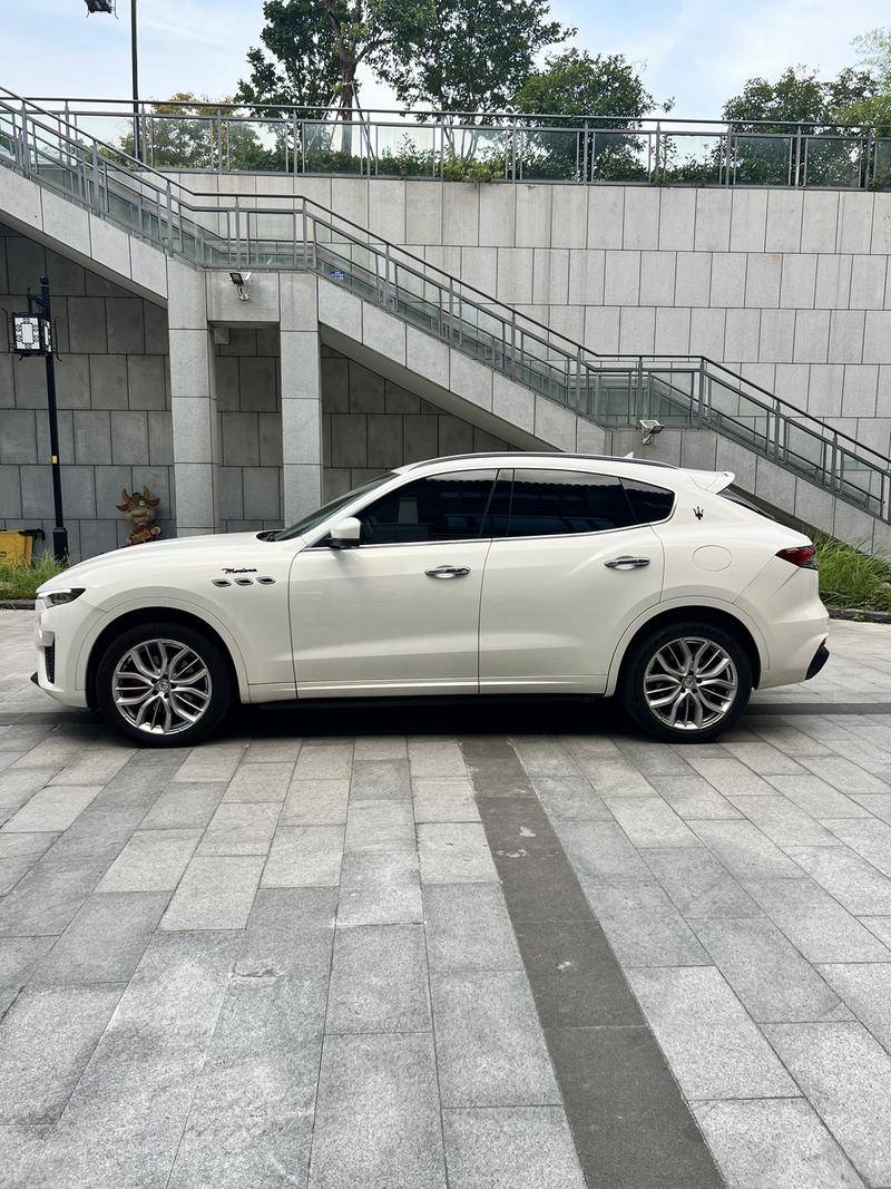 Maserati Levante, 2021 — фото 3 из 12