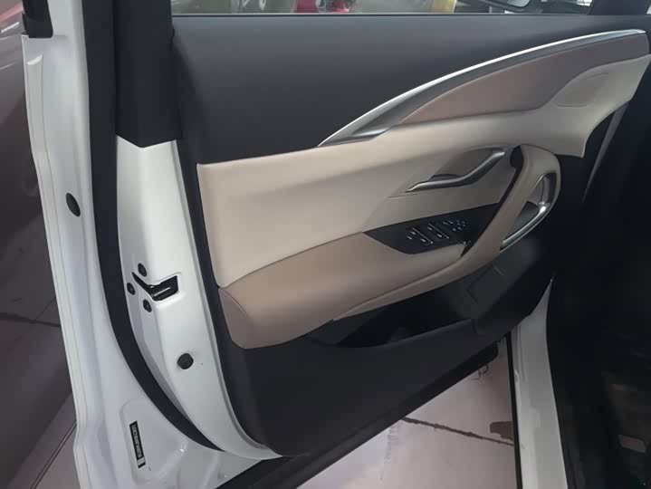 BYD Song Pro Hybrid, 2023 — фото 7 из 9