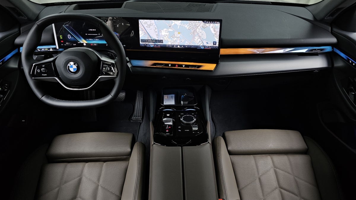 BMW 5 Series, 2025 — фото 7 из 12