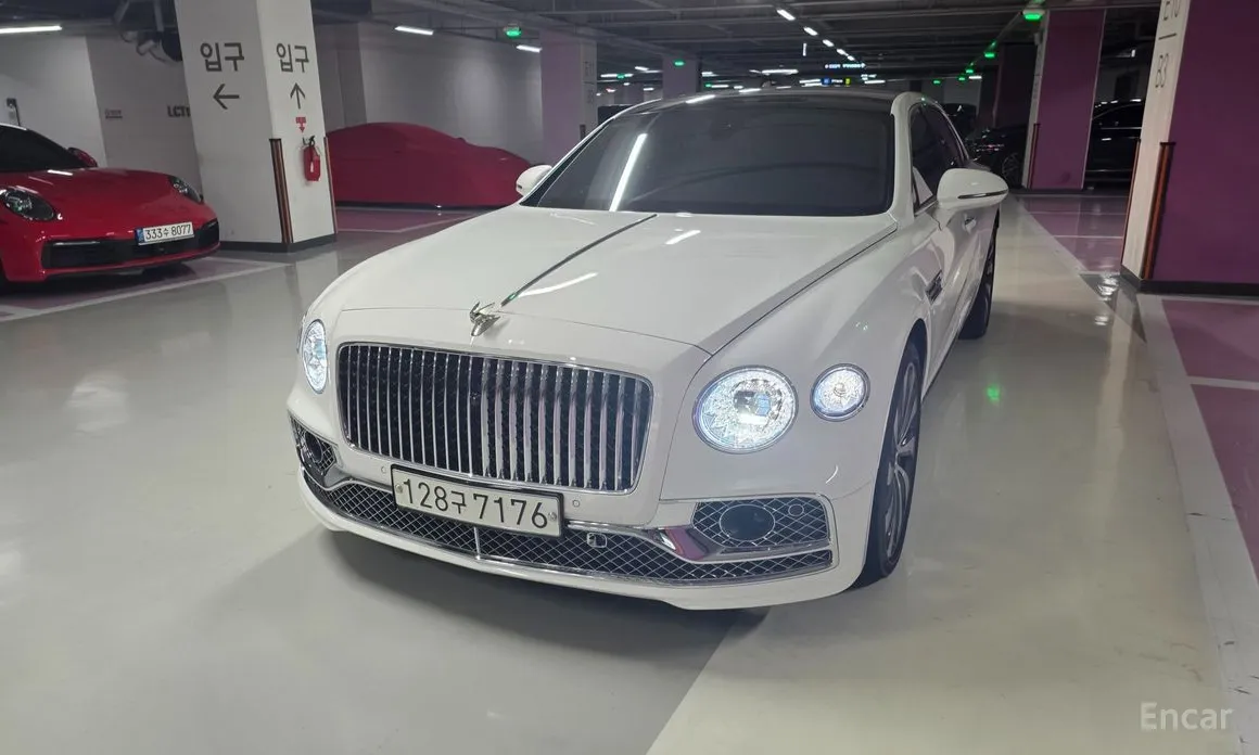 Bentley Flying Spur, 2022 — фото 2 из 12